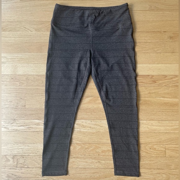Prana Gray Leggings Size XL in Excellent Condition - Picture 4 of 14